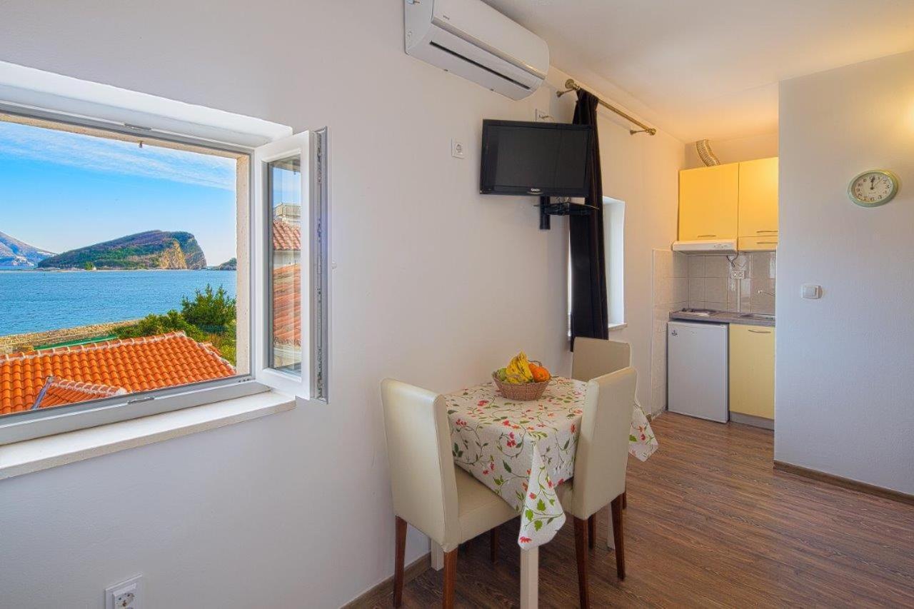 Royal Garden & Gastronomy Apartment Budva