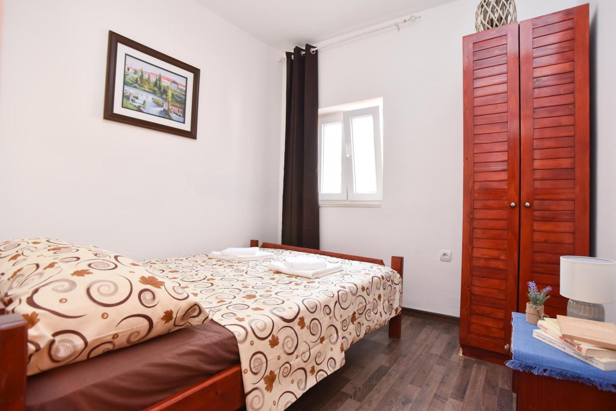 Royal Garden & Gastronomy Apartment *