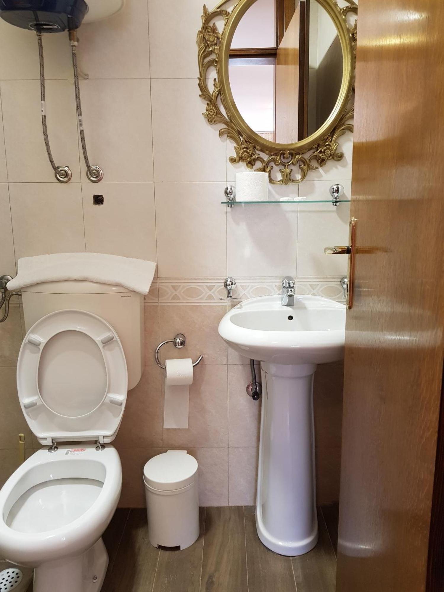 Royal Garden & Gastronomy Apartment *