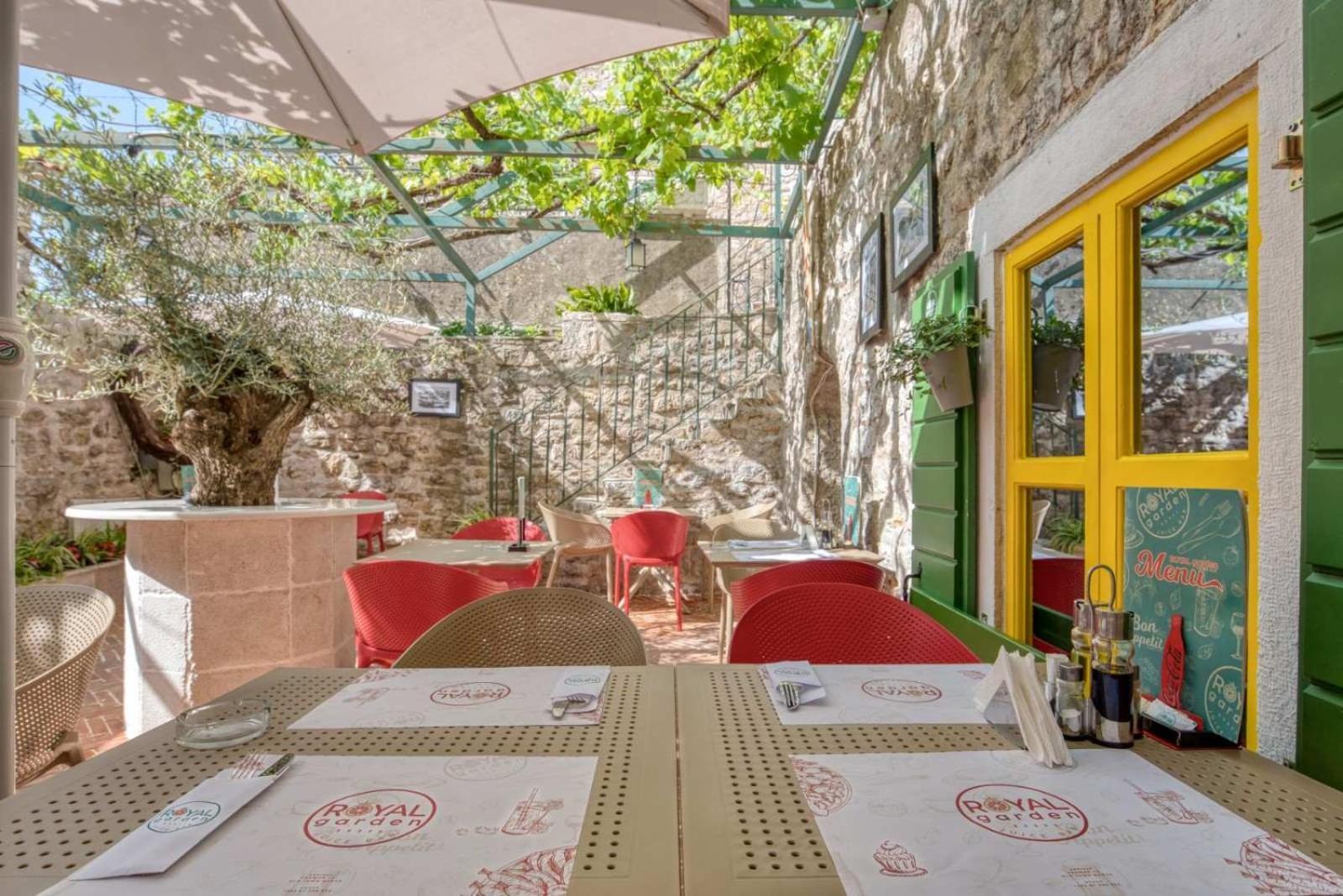 Royal Garden & Gastronomy