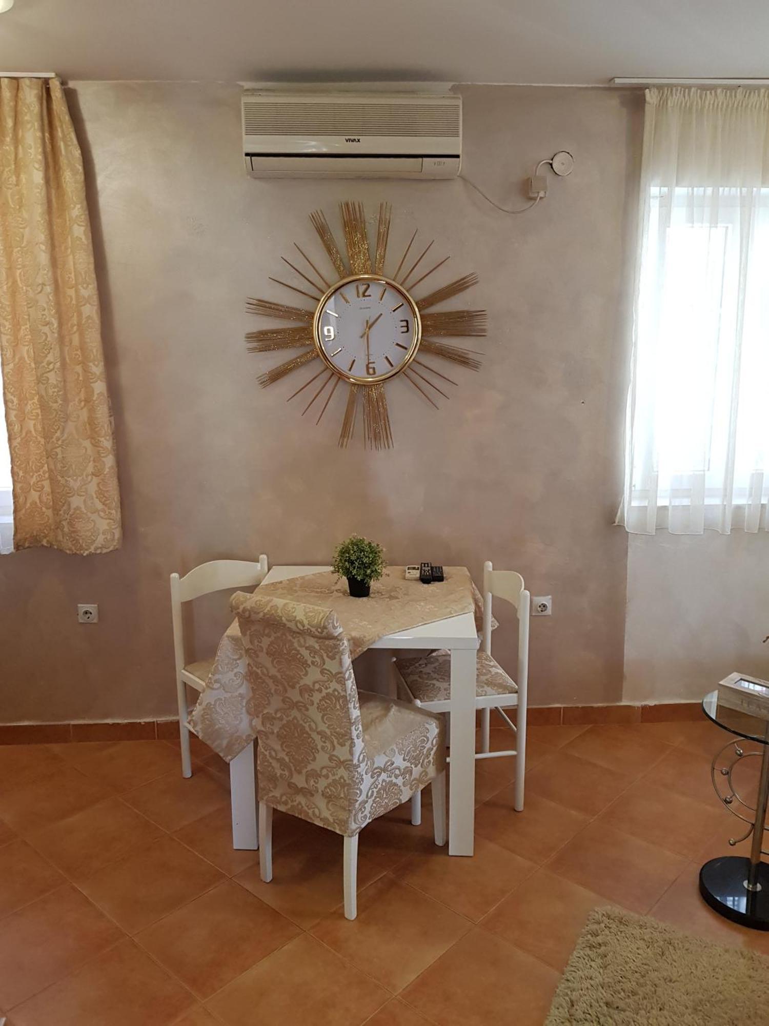 Royal Garden & Gastronomy Apartment Budva
