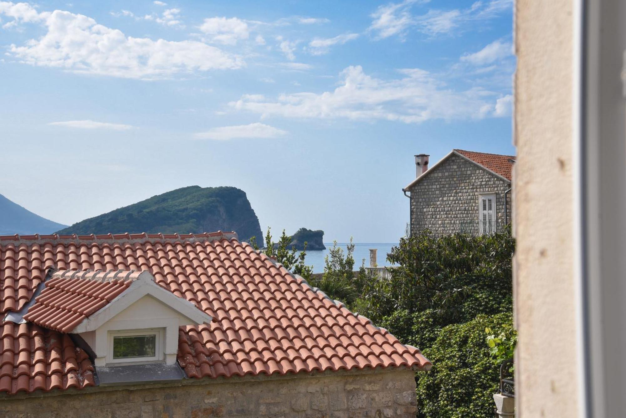 Royal Garden & Gastronomy Apartment Budva