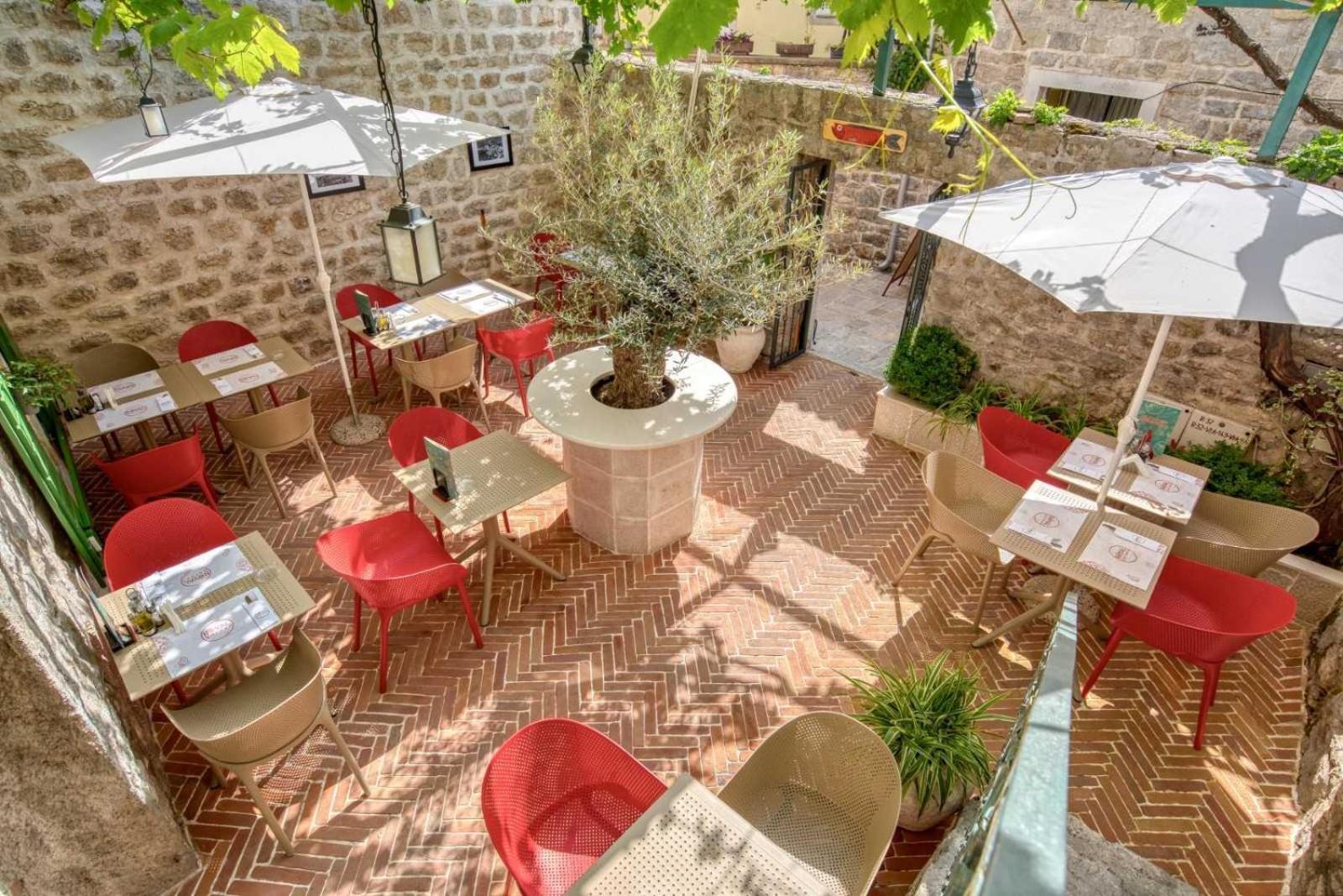Royal Garden & Gastronomy * Budva