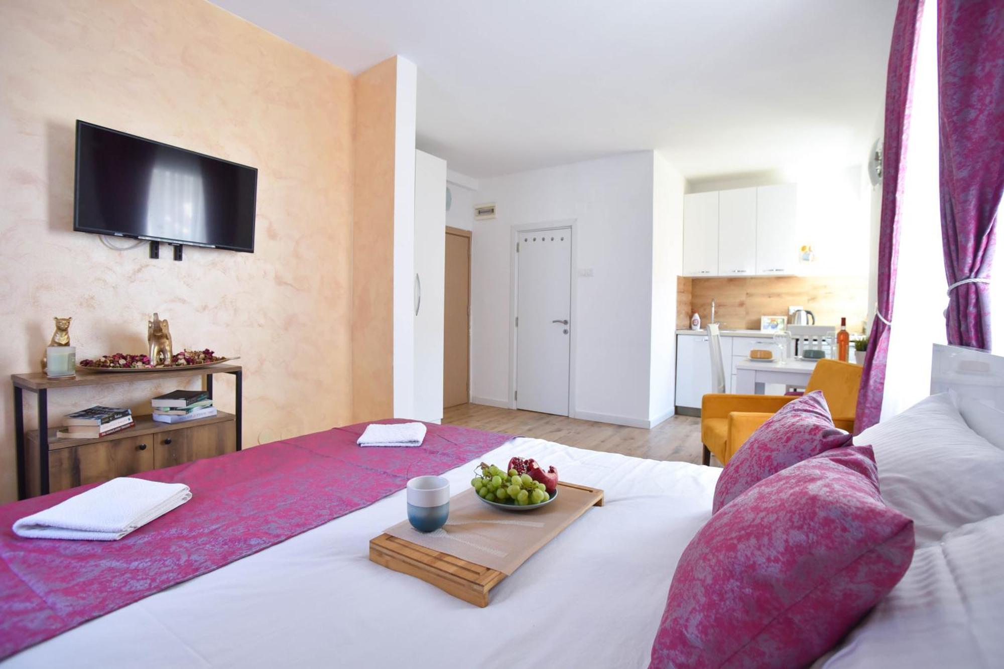 Royal Garden & Gastronomy Apartment Budva