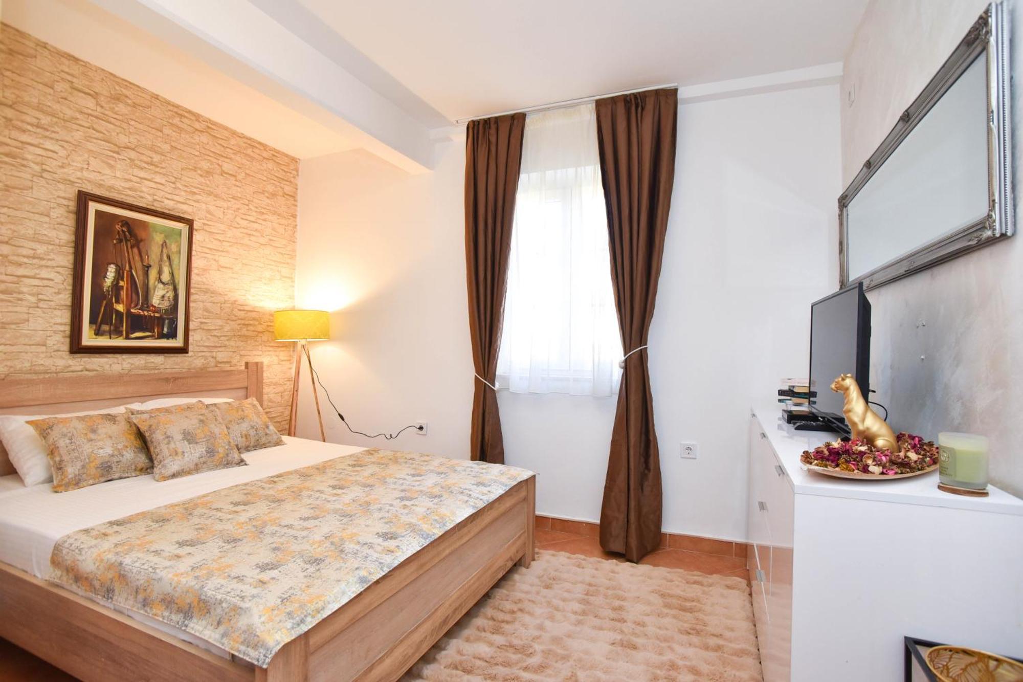 Royal Garden & Gastronomy Apartment