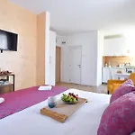Royal Garden Apartments & Gastronomy